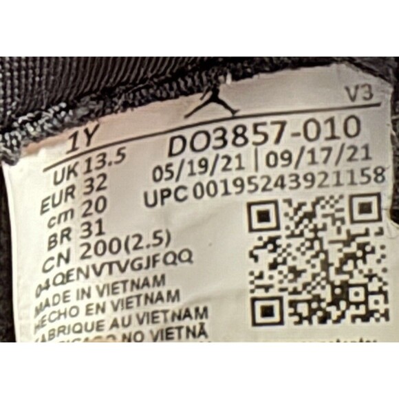 Nike Air Jordan 11 Retro Animal Instinct Black Sail White Kids Sz 1Y DO3857-010 - Picture 8 of 8